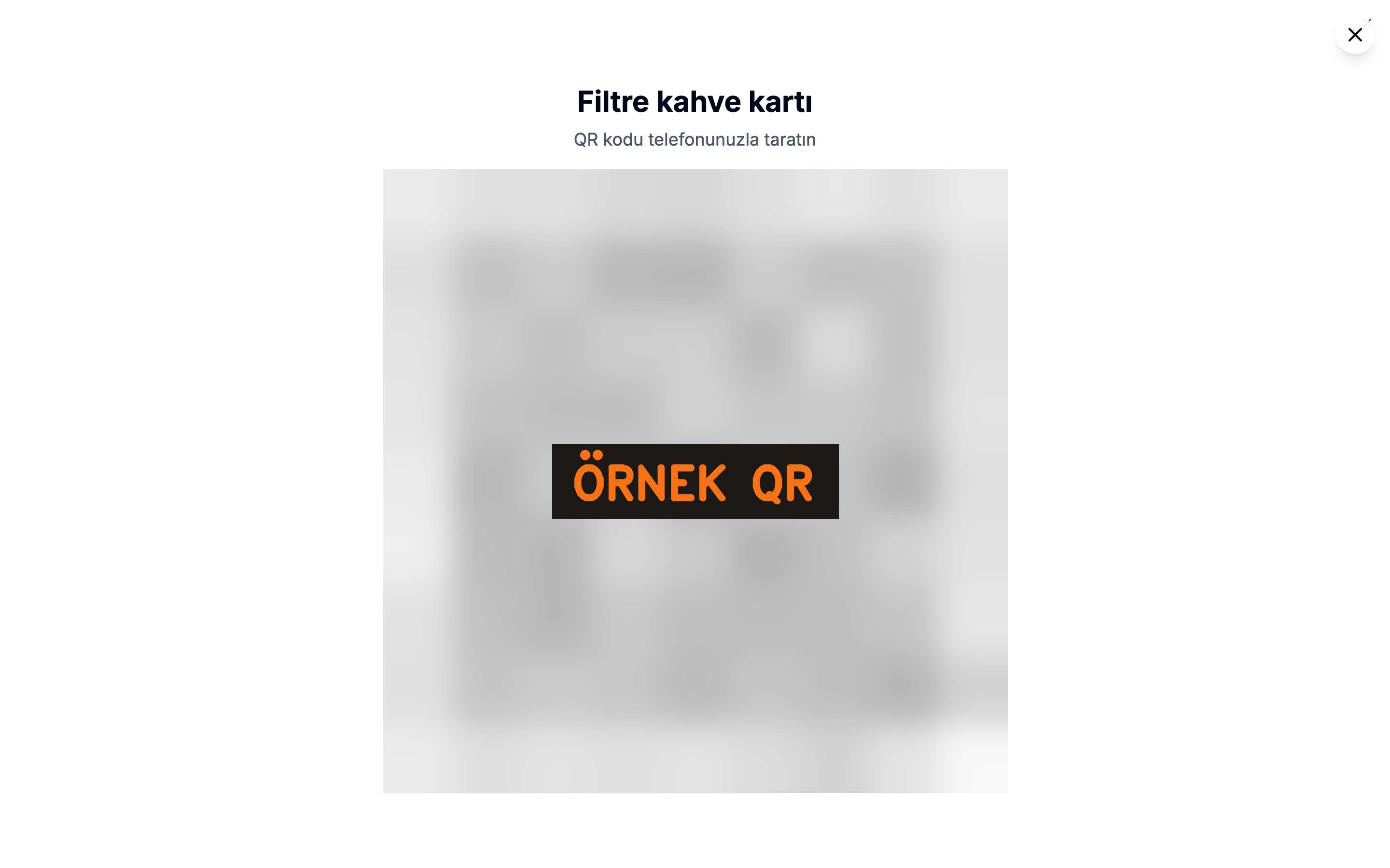 QR kodunun müşteriye gösterilen tam ekran görünümü (QR örnek olarak gizlendi)